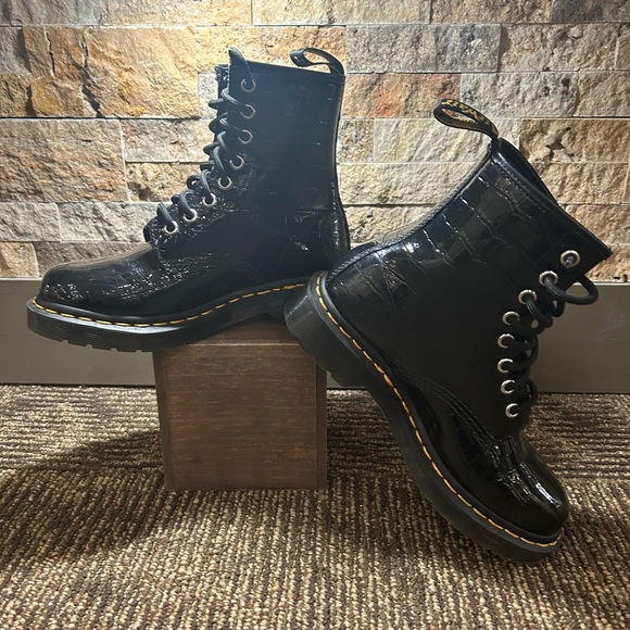 Dr Martens black patent crocodile boots - Picture 3 of 8